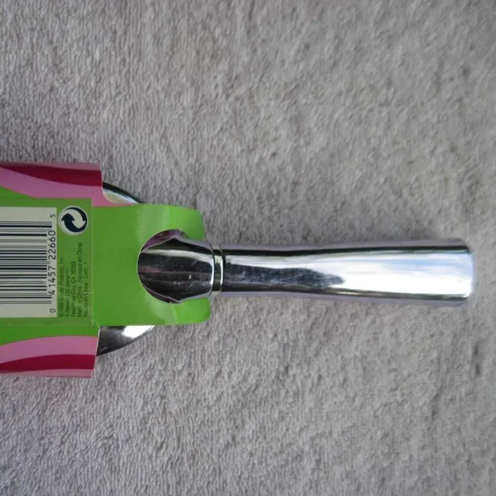 Goody Diva Cushion Hair Brush 1999 Reflective Silver Mirror Plastic Handle Back